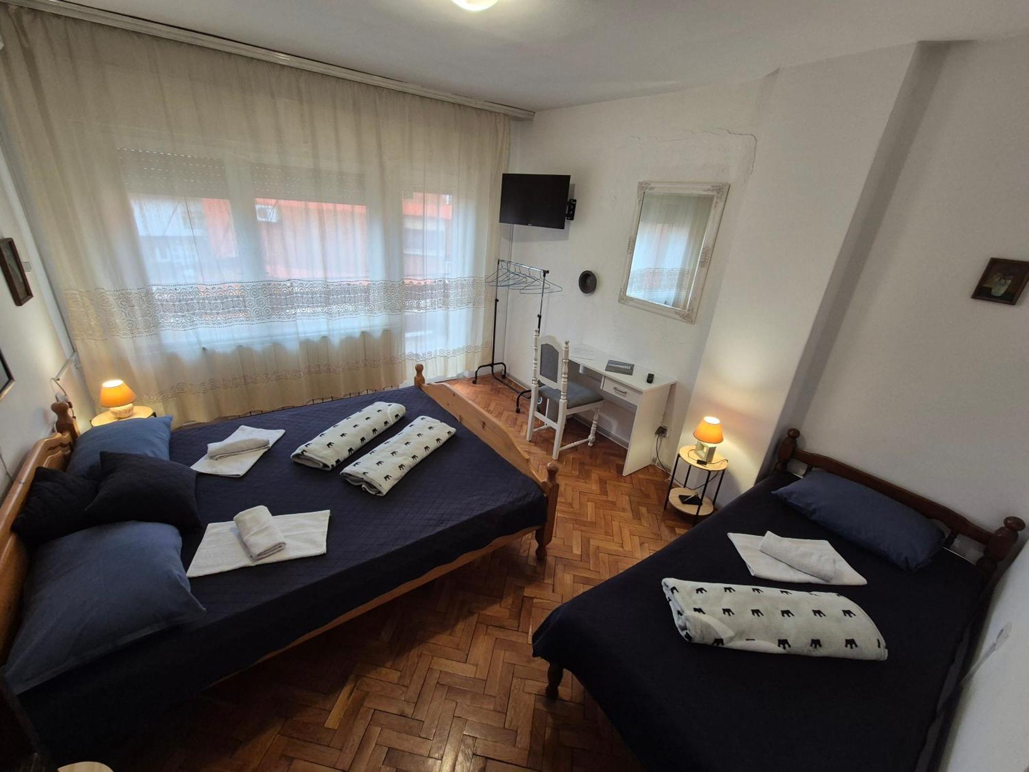 Prenociste Chardak Hotel Tuzla Exterior photo